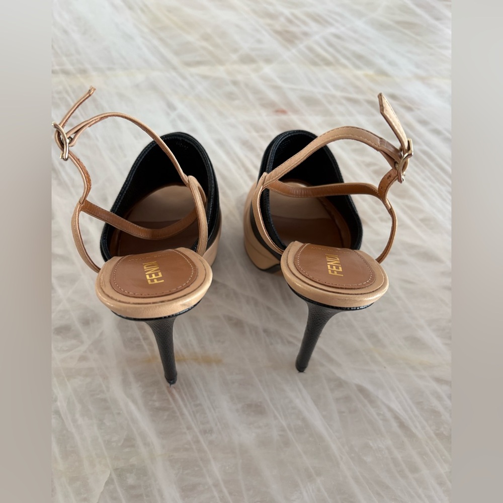 Rare Fendi Black and Tan Peep-Toe Heels Size 37 - Picture 9 of 16
